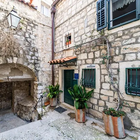Penzion Tulip Old Town 3*