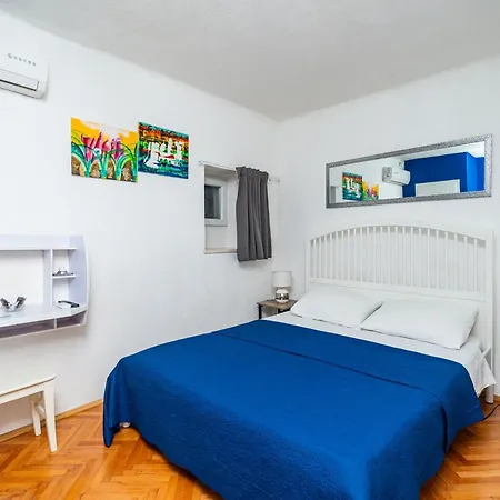 Penzion Tulip Old Town 3*